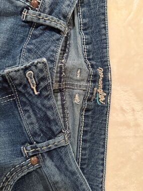 Wrangler Women’s Blue Bootcut Jeans - Medium Blue Wash